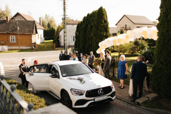 Biały Mercedes GLC Coupe 22 AMG SUV | Auto do ślubu Kraków, małopolskie