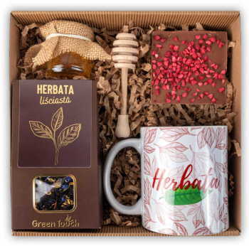Kosz prezentowy z herbatą, kubkiem i czekoladą z miodem. Zestaw prezentowy w pudełku. - zdjęcie 1
