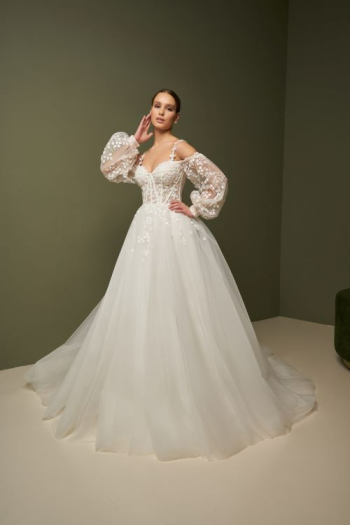 Suknia ślubna z wzorem 3D i trenem Charlie - zdjęcie 1