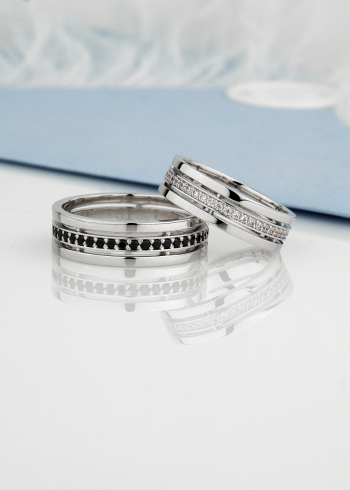 Obrączki ślubne z czarnymi i białymi diamentami 452 - zdjęcie 1