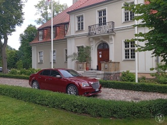 Limuzyna Chrysler 300C | Auto do ślubu Gniezno, wielkopolskie