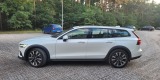 Białe Volvo V60 Cross Country | Auto do ślubu Legnica, dolnośląskie - zdjęcie 2
