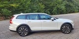 Białe Volvo V60 Cross Country | Auto do ślubu Legnica, dolnośląskie - zdjęcie 3