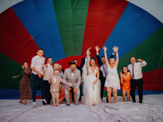 Lot balonem - prezent ślubny , lub zaręczynowy  (Kraków Balloon Team) | Prezenty ślubne Kraków, małopolskie