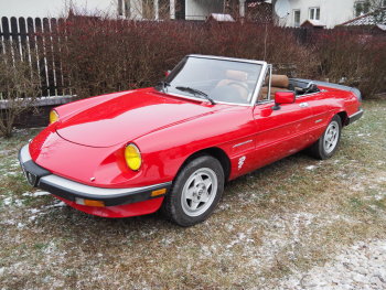 Czerwona Alfa Romeo Spider z 1989r. | Auto do ślubu Warszawa, mazowieckie