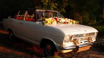 Opel Kadett Limuzyna z 1968r | Auto do ślubu Poznań, wielkopolskie