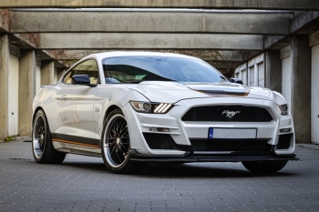 Mustang GT / Raptor czarny/czerwony | Auto do ślubu Rzeszów, podkarpackie
