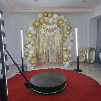 Szalona Zabawa - Fotobudka 360 | Fotobudka na wesele Kraków, małopolskie
