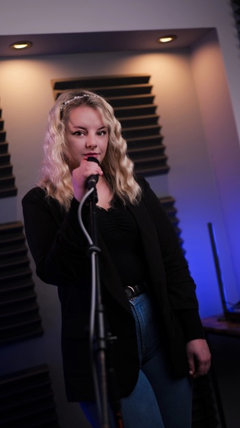 Weronika Lejkowska - Śpiew | Oprawa muzyczna ślubu Frysztak, podkarpackie