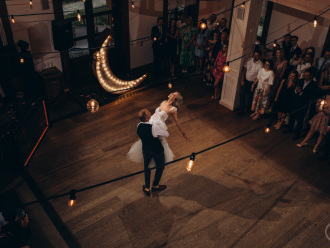 poprostuwesele - Żarówkowy księżyc | Dekoracje światłem Kielce, świętokrzyskie