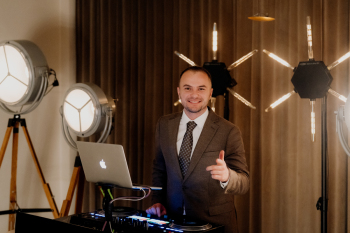 Bartosz Różewski DJ / Konferansjer | DJ na wesele Toruń, kujawsko-pomorskie