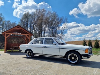 Mercedes W123 sedan z 1978 roku | Auto do ślubu Opatowiec, świętokrzyskie