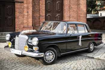 Czarny Mercedes W110 Skrzydlak | Auto do ślubu Bydgoszcz, kujawsko-pomorskie