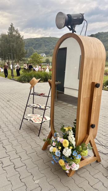 Wielkie WOW | Fotobudka na wesele Rzeszów, podkarpackie