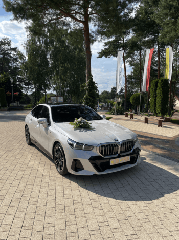 NoweLove - BMW serii 5 G60 | Auto do ślubu Warszawa, mazowieckie