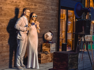 Scenerie-Drewniana fotobudka retro | Fotobudka na wesele Łódź, łódzkie