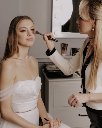 Hello Pigment Makeup | Uroda, makijaż ślubny Poznań, wielkopolskie