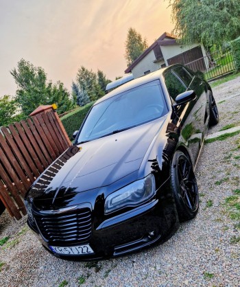 Czarny Chrysler 300s 5.7 V8 | Auto do ślubu Kraków, małopolskie