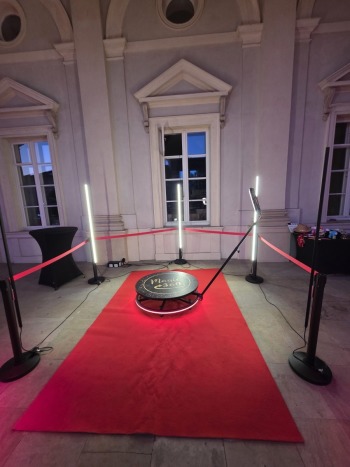 Magic360 - Foto-wideobudka 360 | Fotobudka na wesele Warszawa, mazowieckie