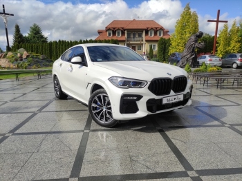 BMW X6 w kolorze białym | Auto do ślubu Ostrów Mazowiecka, mazowieckie