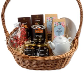 Kosz prezentowy personalizowany z herbatą, słodyczami i dzbankiem - zdjęcie 1
