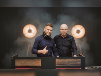 Śpiewający DJ'e + instrumenty | DJ na wesele Wrocław, dolnośląskie