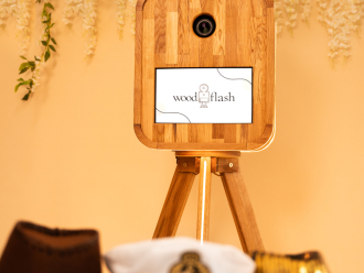 Fotobudka Woodflash | Fotobudka na wesele Rzeszów, podkarpackie