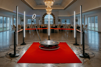 Gali - fotobudka 360 | Fotobudka na wesele Banino, pomorskie