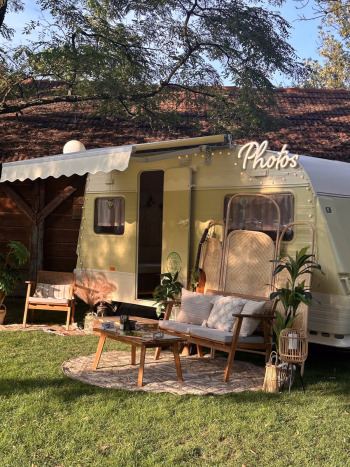 Kamperowe Kadry - Fotoprzyczepa | Fotobudka na wesele Nowy Sącz, małopolskie