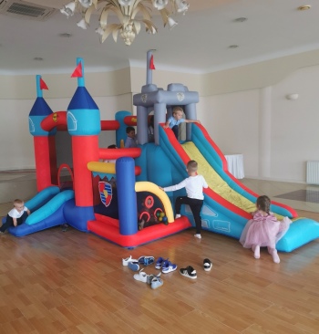 FunToLife - Zamek dmuchany | Unikatowe atrakcje Wrocław, dolnośląskie