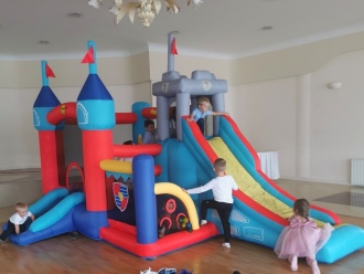 FunToLife - Zamek dmuchany | Unikatowe atrakcje Wrocław, dolnośląskie