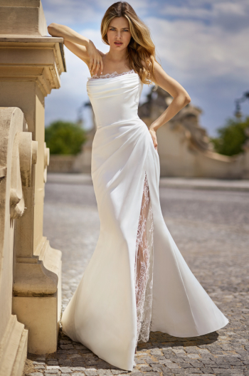 Nowoczesna rybka z zakładana koronkową spódnicą Isachsen - zdjęcie 1