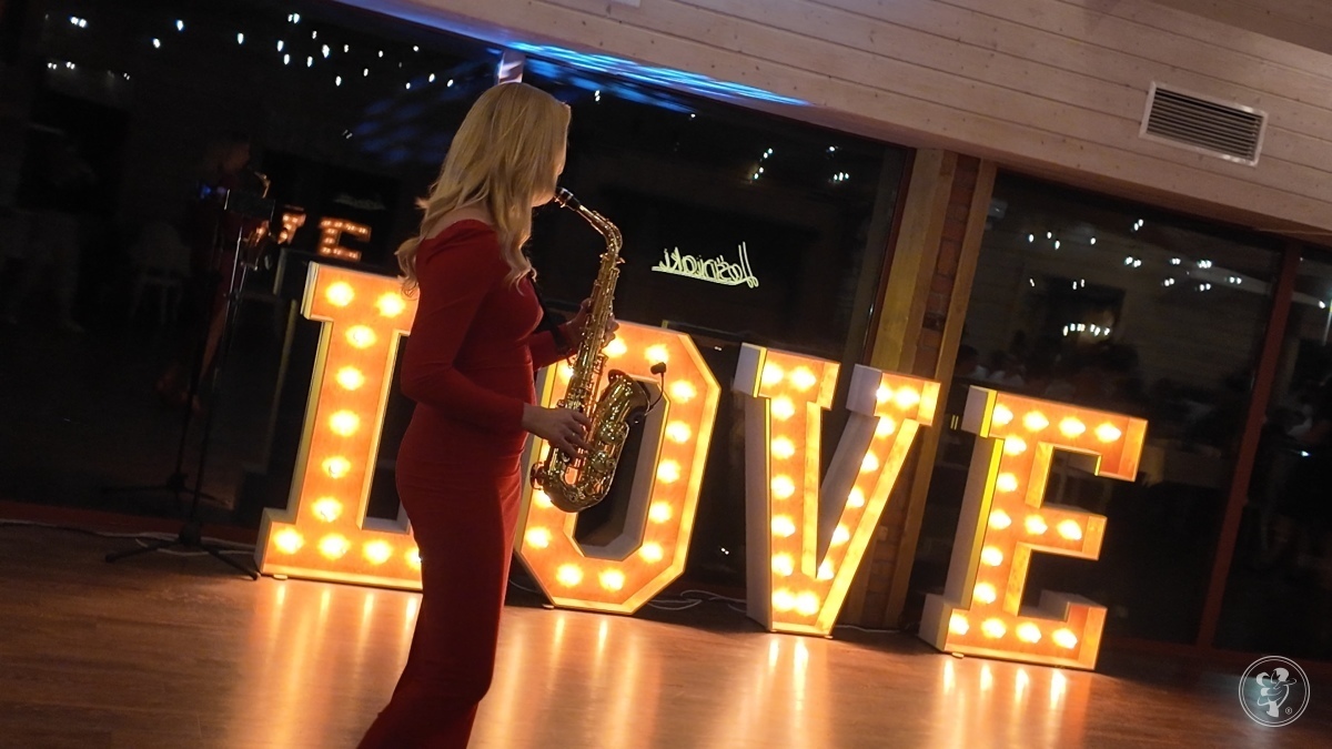 Saksofonistka Dominika | Oprawa muzyczna ślubu Lubaczów, podkarpackie - zdjęcie 1