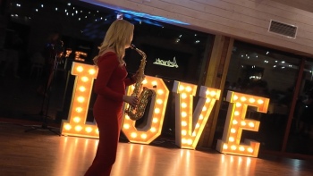 Saksofonistka Dominika | Oprawa muzyczna ślubu Lubaczów, podkarpackie