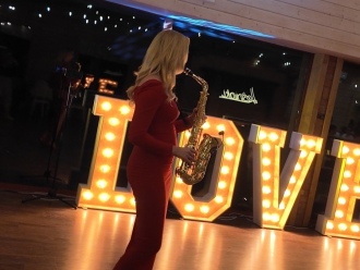 Saksofonistka Dominika | Oprawa muzyczna ślubu Lubaczów, podkarpackie