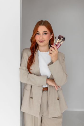 Julia Laura Makeup Artist | Uroda, makijaż ślubny Kościan, wielkopolskie