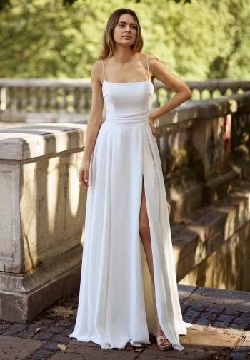 Satynowa suknia ślubna Ines - zdjęcie 1