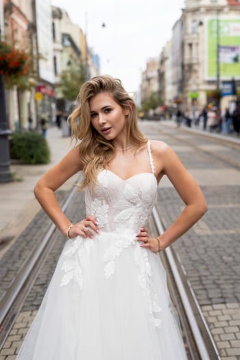 MARTINA tiulowa, gorsetowa, tren - zdjęcie 1