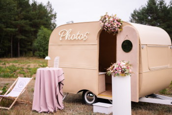 Dreamlike fotoprzyczepa & fotobus | Fotobudka na wesele Warszawa, mazowieckie