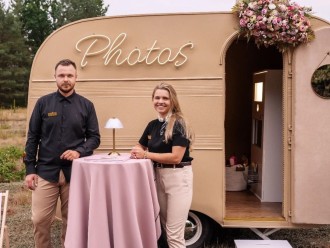 Dreamlike Fotoprzyczepa | Fotobudka na wesele Warszawa, mazowieckie