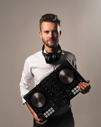 Jakub Adamczyk - Dj&konferansjer | DJ na wesele Bochnia, małopolskie