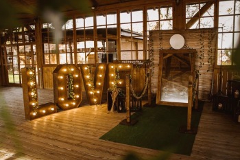 M&A Wedding Attractions  Fotolustro | Fotobudka na wesele Limanowa, małopolskie