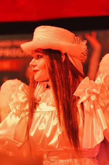 DeKunst - Szczudlarze | Anioły na szczudłach Gdańsk, pomorskie