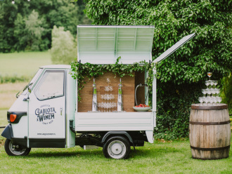 Gablota z Winem Mobilny Van z barem | Barman na wesele Poznań, wielkopolskie