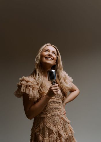 Anna Jurczak Wedding & Event Singer | Oprawa muzyczna ślubu Kraków, małopolskie