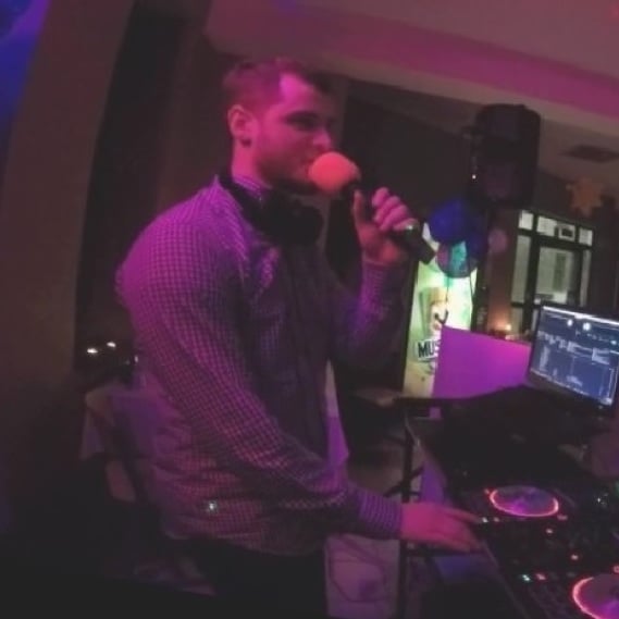 Prezenter Muzyczny/DJ - Adrian Prus