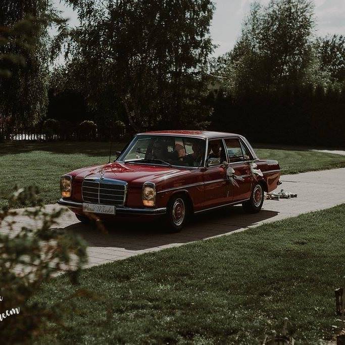 ? Czerwony Mercedes w115 1976r. Piaseczno ⭐ opinie, cena