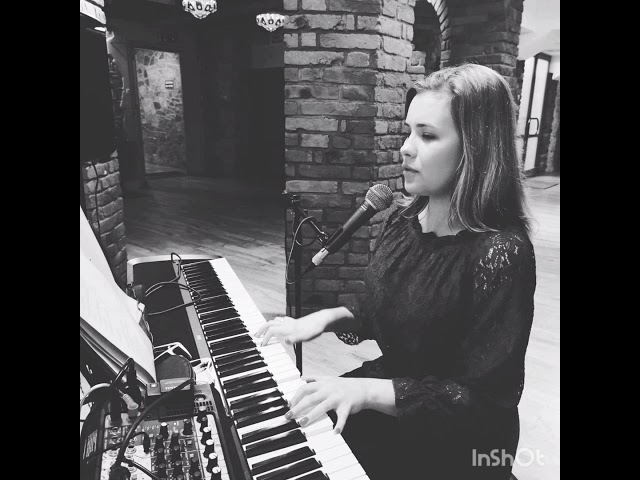 Aleksandra Sienkowska (gitara, pianino, skrzypce, flet/klarnet, wokal - film 1
