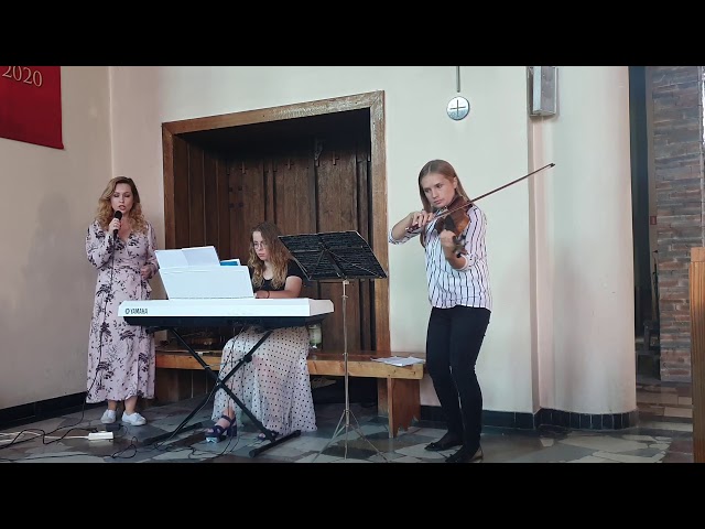 ŚPIEW, SKRZYPCE, AKOMPANIAMENT - film 1