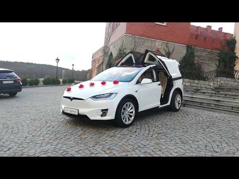 Elektryczna Tesla X- wyjątkowe auto do ślubu - film 1
